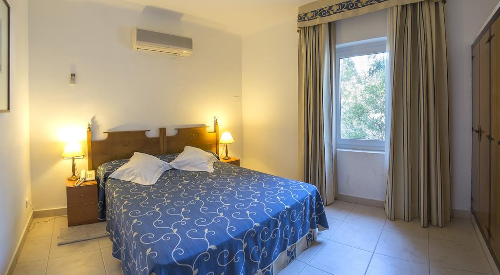 Hotel Rocamar Кадакес Номер фото